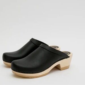 No. 6 Black Leather Clogs